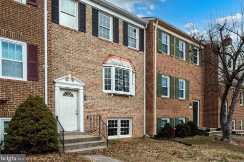 2940 Seminole Rd, Woodbridge, VA 22192-1812