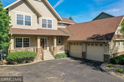 1409 Cannon Valley Dr, Waterford, MN 55057-3355
