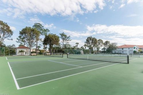 680 Luisa Ln, Naples FL  34104-9428 exterior