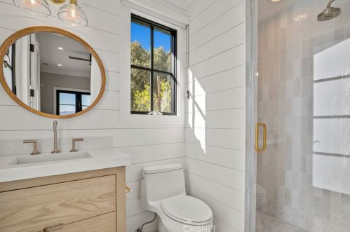 25682 Oak Meadow Dr, Santa Clarita CA  91381-0762 exterior