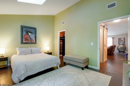 40 Augusta Dr, Annandale NJ  08801-1607 exterior