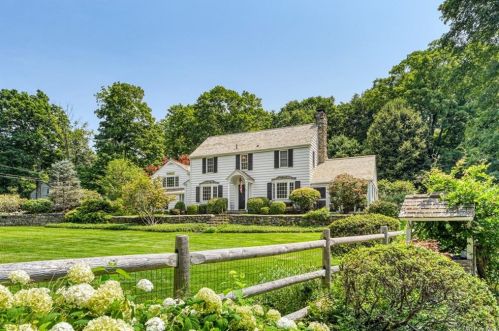 53 Eastwoods Rd, Scotts Corners, NY 10576-1840