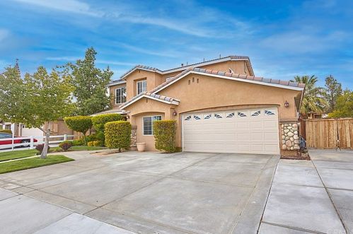 13316 Luna Rd, Victorville, CA 92392-7240