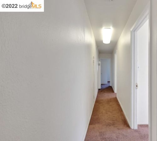1636 99 Ave, Oakland CA  94605-4814 exterior