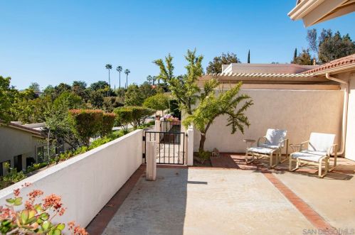 18076 Avenida Alozdra, San Diego CA 92128-1570 exterior