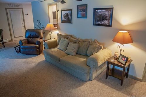241 Main St, Moosup, CT 06354-1249