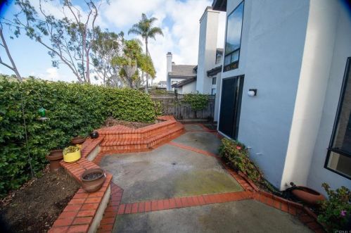 6319 Caminito Del Pastel, San Diego CA  92111-6825 exterior