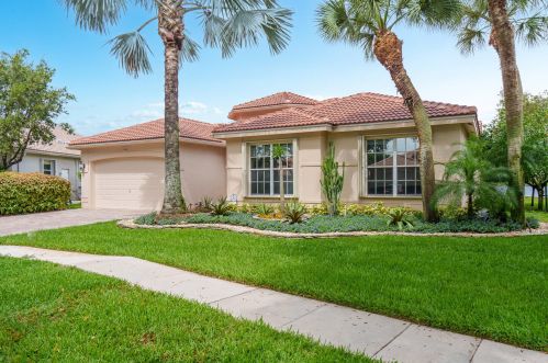 6806 Fiji Cir, Boynton Beach FL  33437-7022 exterior