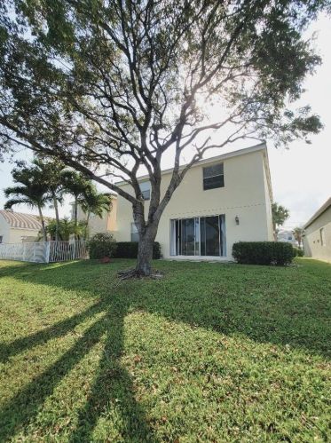208 Berenger Walk, West Palm Beach FL  33414-4349 exterior