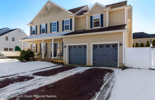 1025 Alpine St, Lacey, NJ 08731-1037