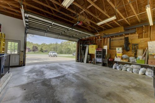 8601 Fair Oaks Ln, Dyer IN  46373-9395 exterior