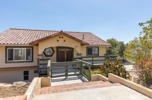 1320 Kilby Ln, Vista, CA 92083-7166