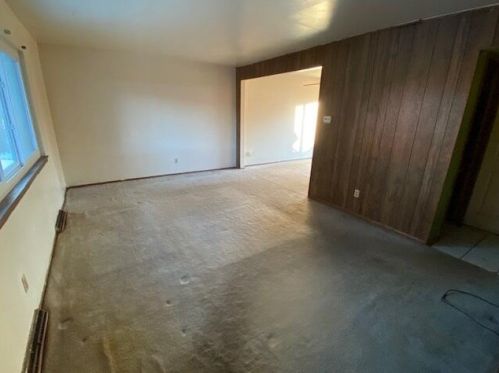 6671 Bourbon St, Milwaukee WI 53224-5151 exterior