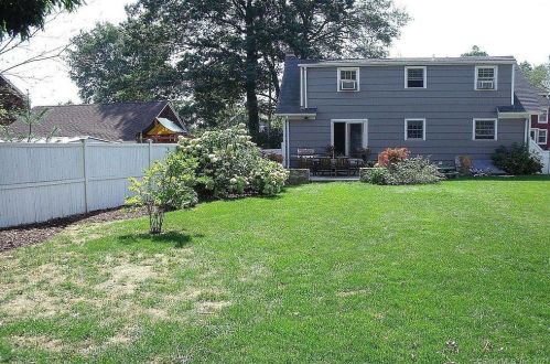 55 Hackley St, Bridgeport CT 06605-3150 exterior