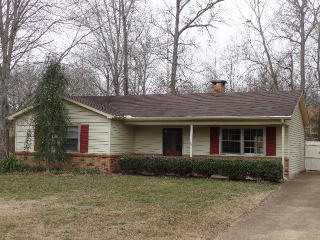 1512 Valleywood Dr, Paris, TN 38242-9281