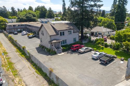 862 West Ave, Santa Rosa, CA 95407-7219