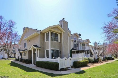 31 Crestmont Rd, Bedminster, NJ 07921-1433