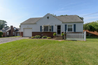 4330 Lake Heights Rd, Canton, OH 44708-2849