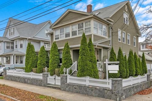 222 Seaside Ave, Bridgeport, CT 06605-3530