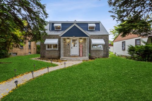 4915 24th St, Milwaukee, WI 53221-2927