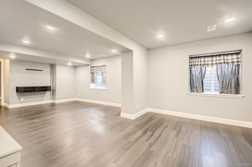 3993 Perth St, Denver CO 80013-7490 exterior