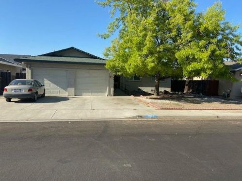 501 Tammi Way, Turlock, CA 95382-1234
