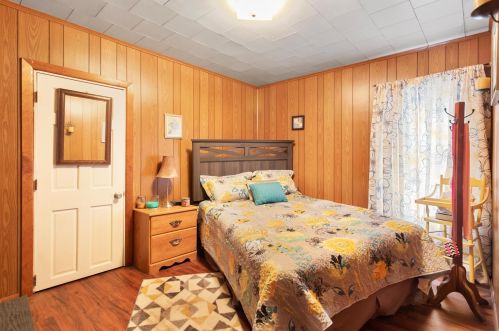 454 Chestnut St, Nelsonville OH  45764-1427 exterior