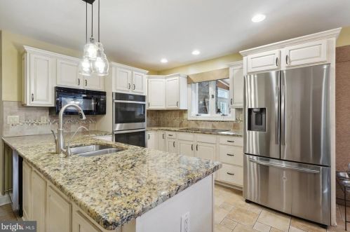4 Newlin Way, Glen Mills PA  19342-1259 exterior