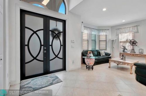 5098 168 Ave, Hollywood FL  33027-4913 exterior