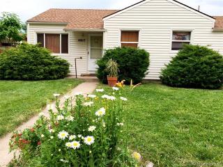 4617 Logan St, Englewood CO  80113-5826 exterior