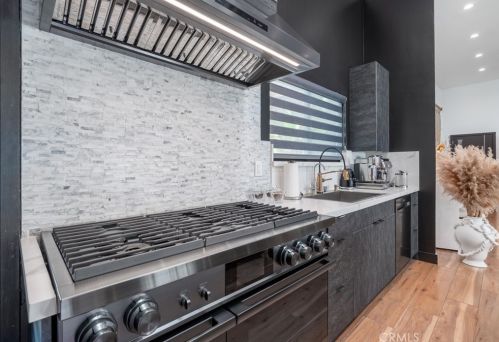 3411 Chevy Chase Dr, Glendale CA  91206-1418 exterior