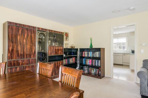 124 Hilltop Pl, New London NH  03257-5412 exterior
