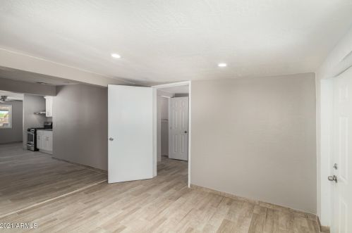 2932 47th Ave, Phoenix AZ  85031-3640 exterior