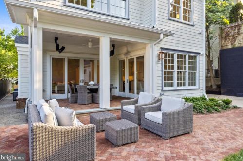 4511 Klingle St, Washington DC  20016-3580 exterior