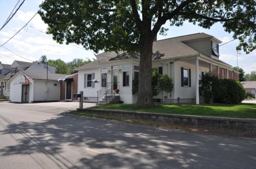 660 Mast St, Goffstown, NH 03045-2348