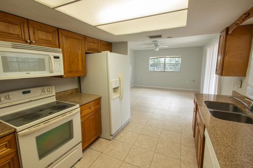 3441 Southern Pne Dr, Fort Pierce FL 34982-6542 exterior