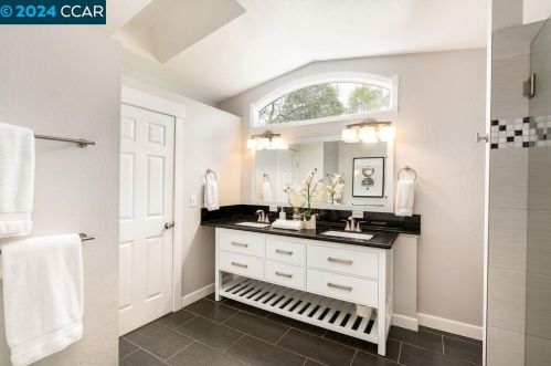 3035 Vessing Rd, Concord CA  94523-4516 exterior