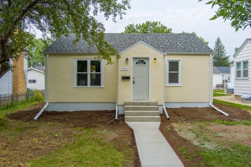 3511 3rd Ave, Hibbing, MN 55746-2711