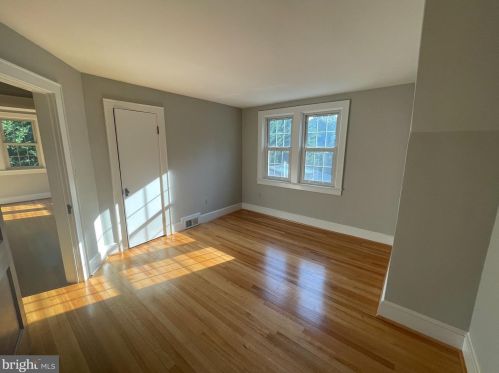 504 Church St, Charles Town WV  25414-1314 exterior