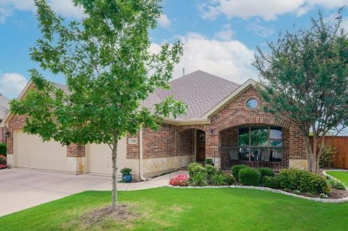 7208 Red Cedar Ct, Denton, TX 76208-7601