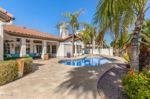 1833 Willow Tree Ct, Gilbert AZ  85234-4933 exterior