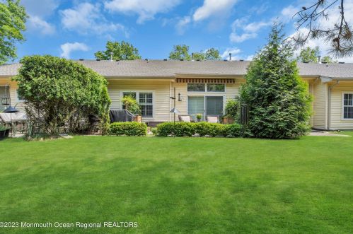 92 Riva Blvd, Bricktown NJ 08723-7983 exterior