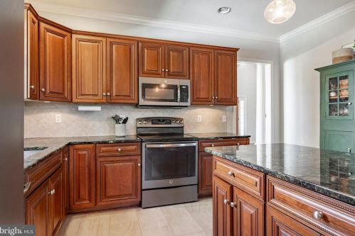 25 Summerlyn Dr, Ephrata PA  17522-9331 exterior