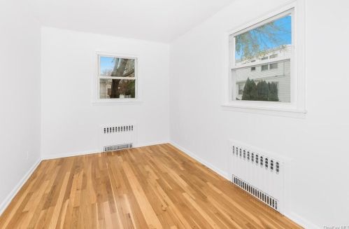 40 Glen Ave, Rye Brook NY  10573-2636 exterior