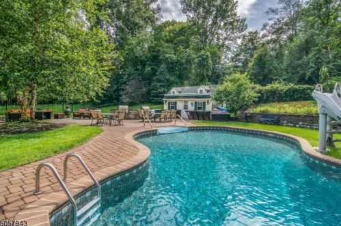 5 Vista Dr, Roxbury Township, NJ 07836-4026
