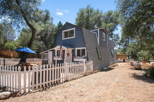 11741 Campo Seco Rd, Sonora, CA 95370-8714