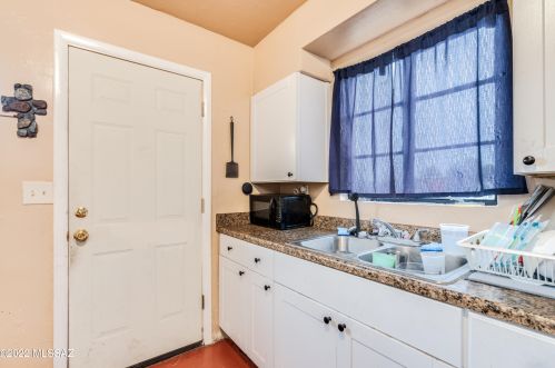 208 Palmdale St, Tucson AZ  85714-1439 exterior