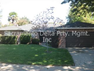 1157 35th Ave, Sacramento CA  95822-2437 exterior