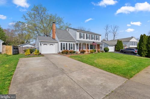 7932 Lake Pleasant Dr, Springfield VA  22153-2707 exterior