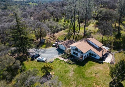 12681 Wolf Rd, Grass Valley, CA 95949-8183